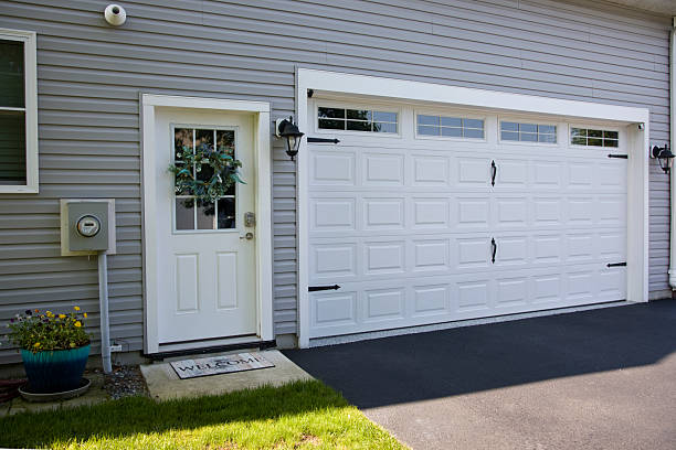 24/7 Emergency Garage Door Panel Replacement experts in Prince George, VA